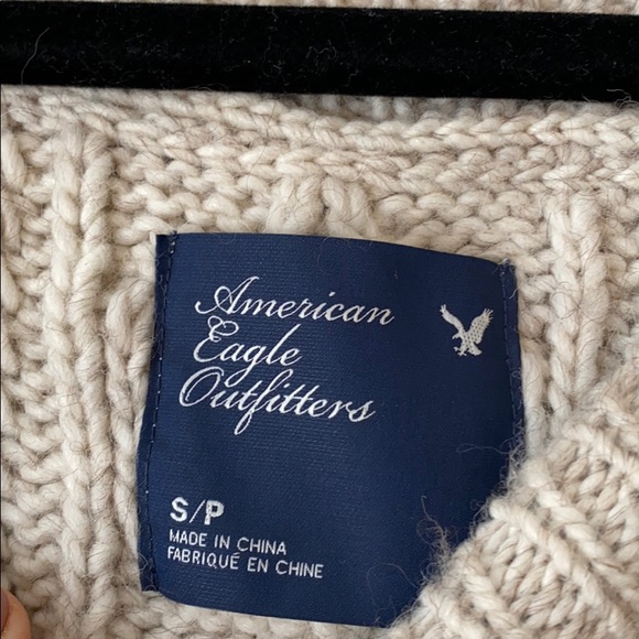 American Eagle Cable Sweater - Picture 3 of 3